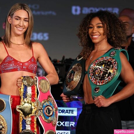 Alycia Baumgardner model perfect photos