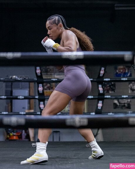 Alycia Baumgardner star nice images