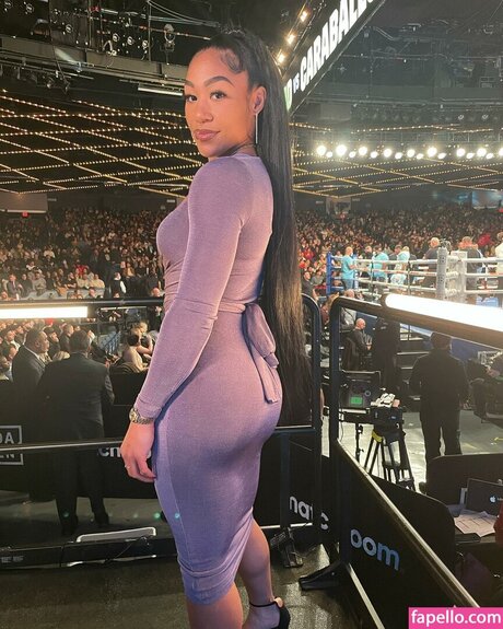 Alycia Baumgardner adult model img