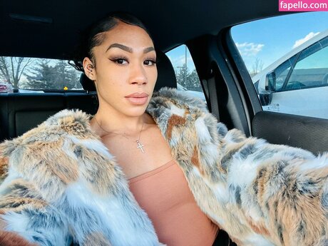 Alycia Baumgardner star beautiful pictures