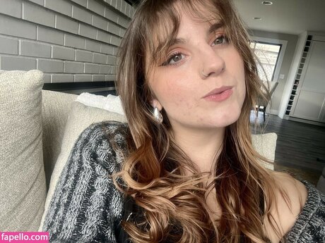 Msvioletvixxen profile pic