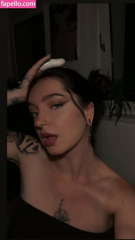 Kiras note sexy actress gallery