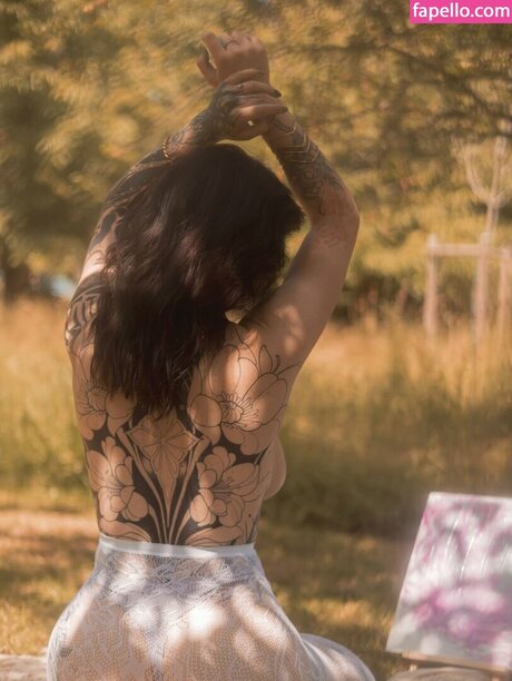 Kiras note hot star image