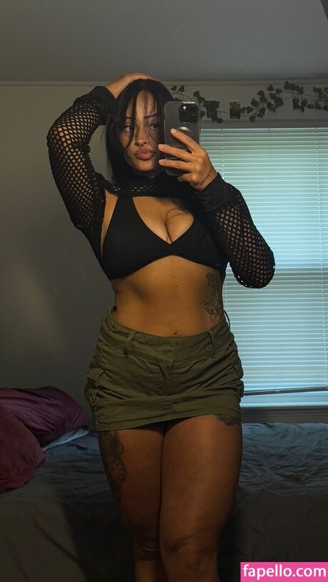 Kingandrea model nude picture