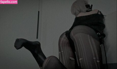 Paradoxy model beautiful galleries