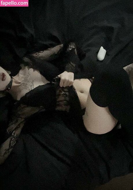 Paradoxy pornstar adult image