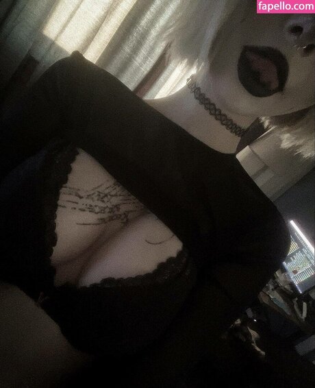 Paradoxy model sexy photos