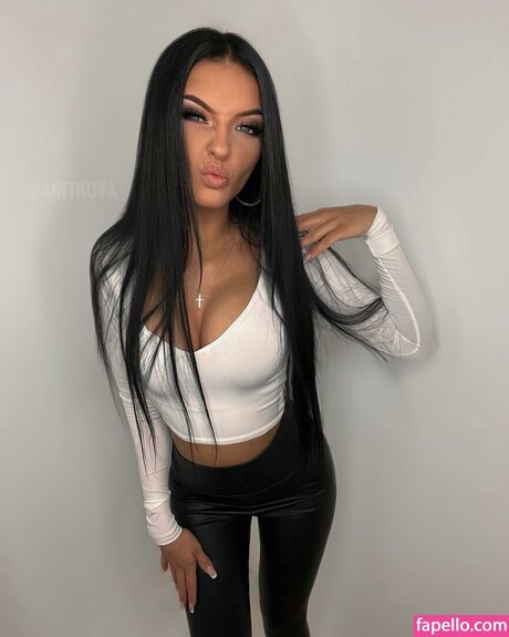 Anitkova nice model pic