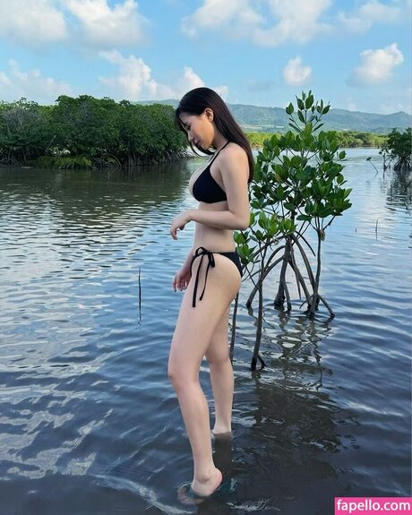 Tanaka Miku model pornographic pictures