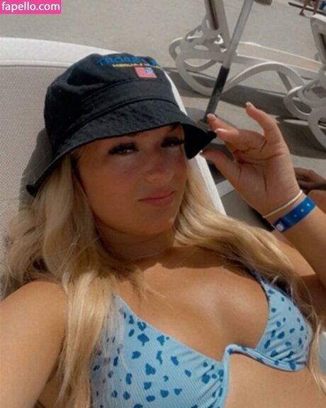 Harriet Cowan From Clarkson s Farm naked model gallery