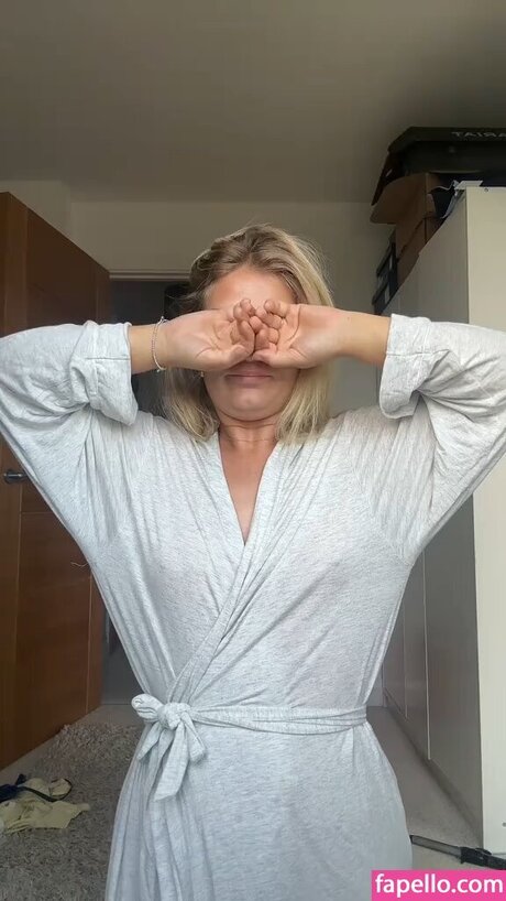 Harriet Cowan From Clarkson s Farm star high quality img