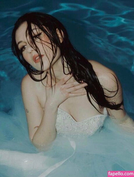 Jessie Paege naked pornstar photo