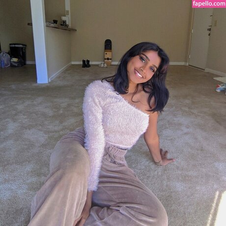 bbyg6rl star naked images