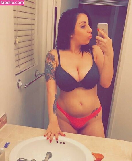 nadianaughty1 model pornographic photos