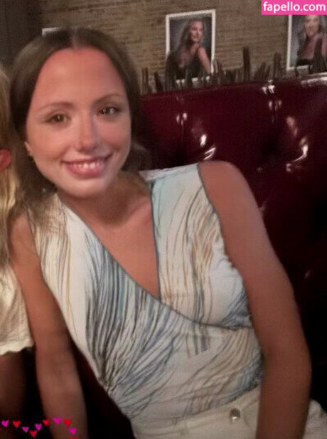 Lily Mo Sheen perfect actress pic