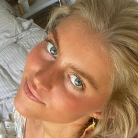 Sofie Houman model naked pictures