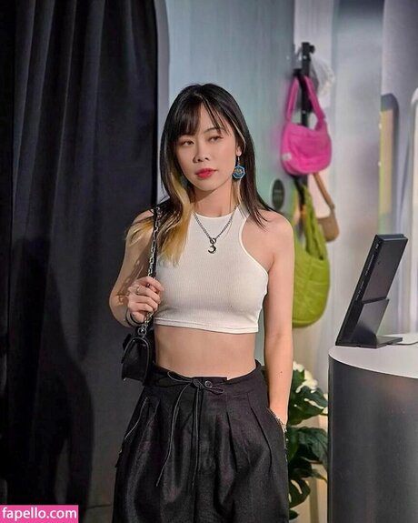 Wolfsbanee star pornographic pic