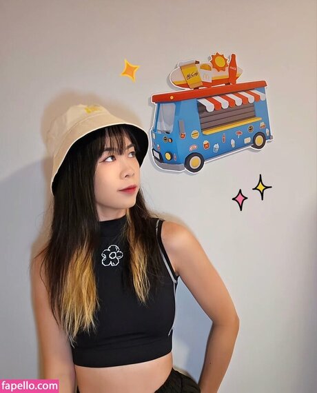 Wolfsbanee adult actress image