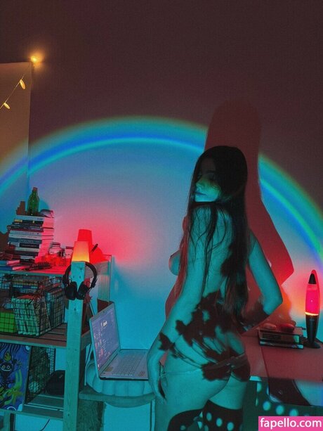 Cloveralice pornographic actress picture