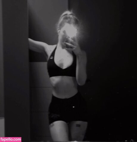 sky stn_ model hot pictures