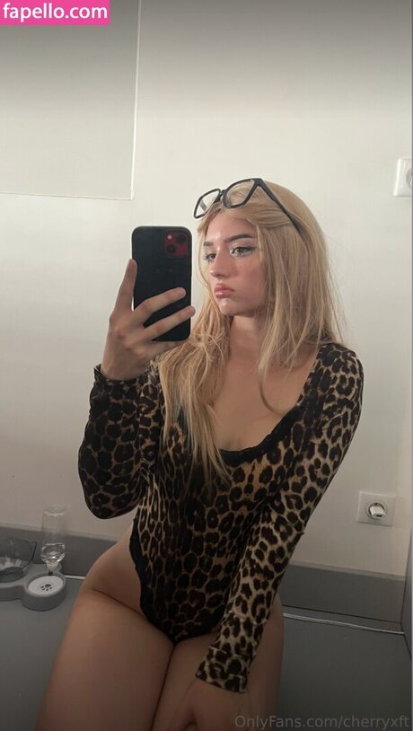 Cherryxft exclusive star photo