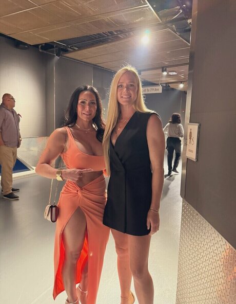 Kendra Lust nude model pics