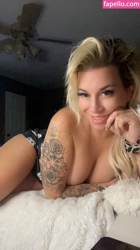 Charlizerazor pornstar high quality pic