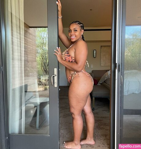 iamdesides pornstar nude photo