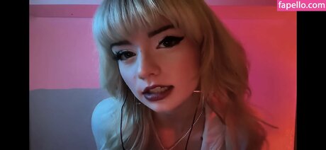 Emma s MySpace star erotic images