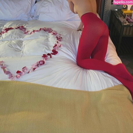 Blu Hunt pornstar pretty galleries