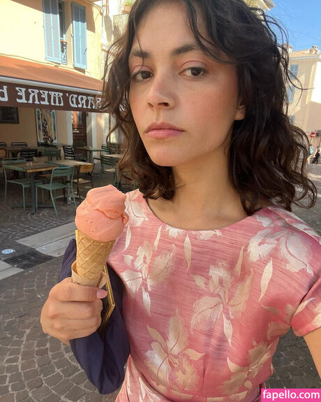 Blu Hunt art actress image