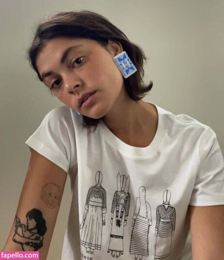 Blu Hunt pretty pornstar gallery