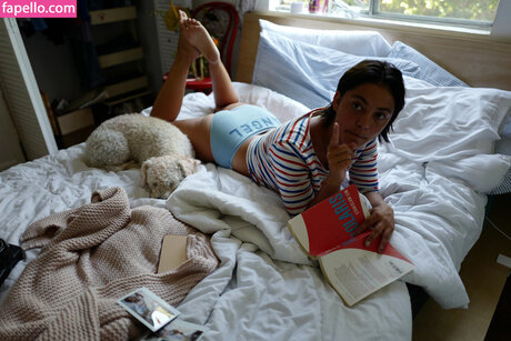 Blu Hunt sexy model image