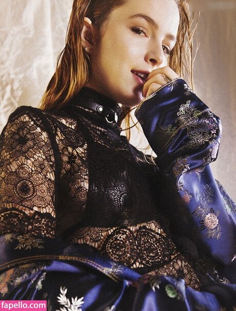 Bridgit Mendler model top archive