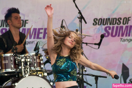 Bridgit Mendler pornographic star image