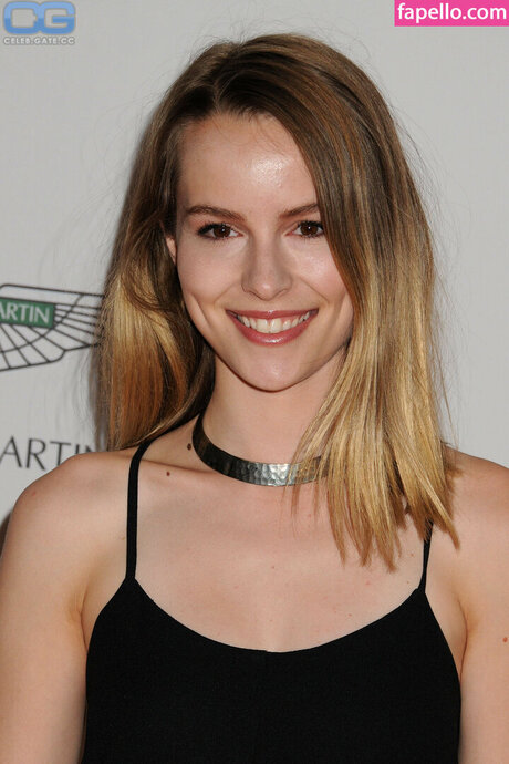 Bridgit Mendler star hd photos