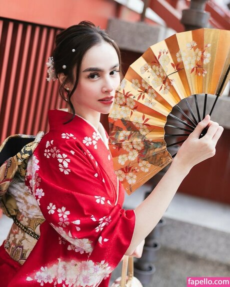 Kim Domingo perfect star photo