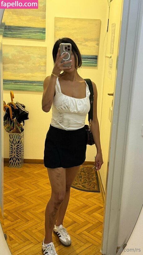 Miss Ria Santos sexy pornstar galleries