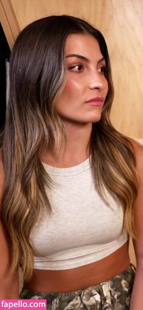 Kendal Grey model top img