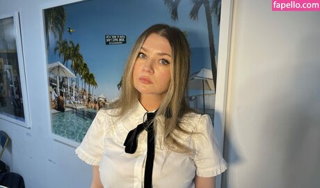 Anna Delvey star high quality images