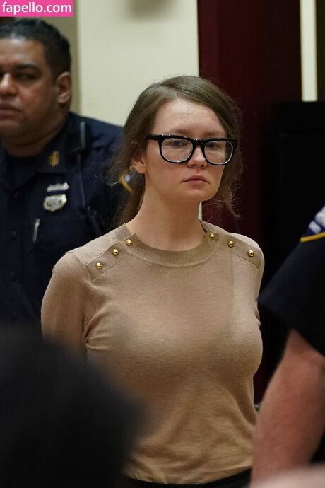 Anna Delvey pretty star pictures