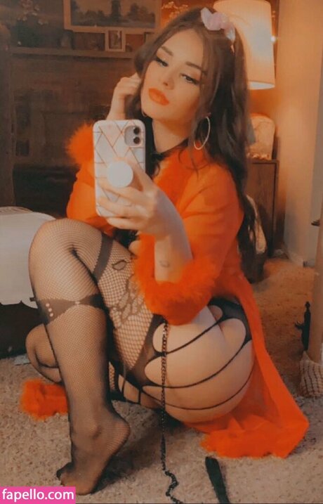 Lindseyunfamous star nude picture