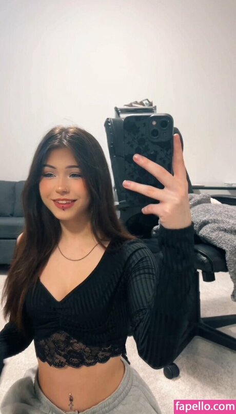 Chloe Oak pretty pornstar gallery