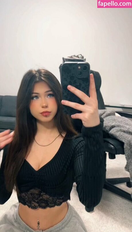 Chloe Oak model best picture