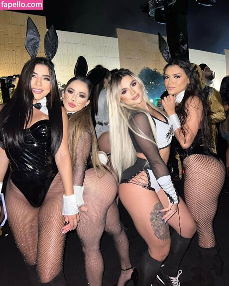 Debora Julia star erotic img