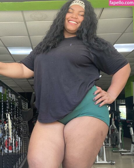 Airam Natt sexy model pic