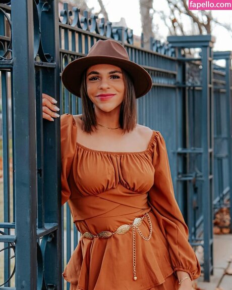 Amber Reacts pornographic star galleries