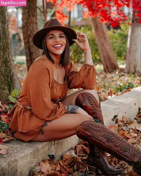 Amber Reacts free star gallery