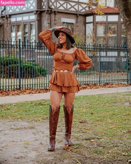 Amber Reacts model best images