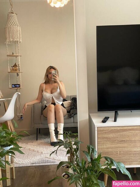 Cartaloupes erotic actress photos